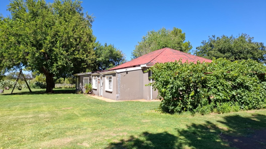 5 Bedroom Property for Sale in Bainsvlei Free State